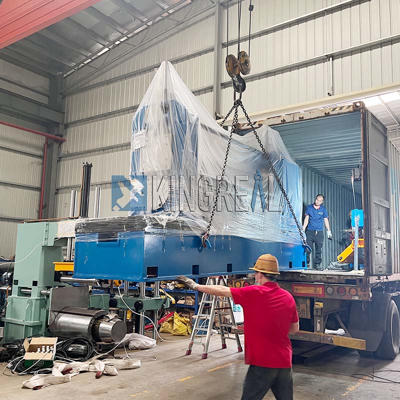 Machine de tranche en aluminium expédié en Russie